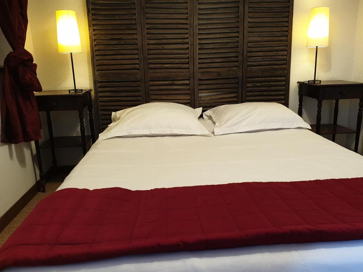 Le Relais Des Dix Crus - Logis Hotel B&B Corcelles-en-Beaujolais Esterno foto