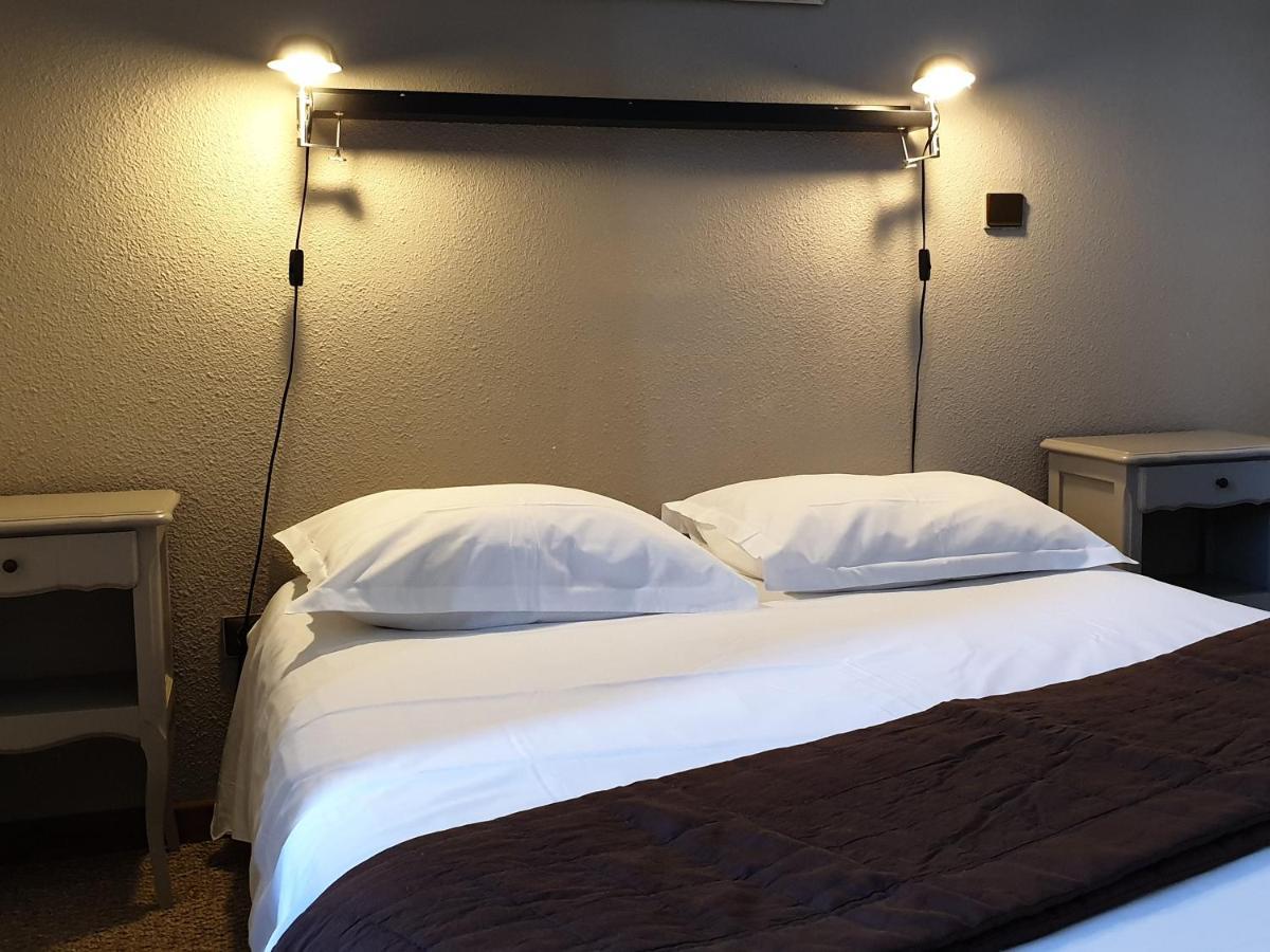 Le Relais Des Dix Crus - Logis Hotel B&B Corcelles-en-Beaujolais Esterno foto