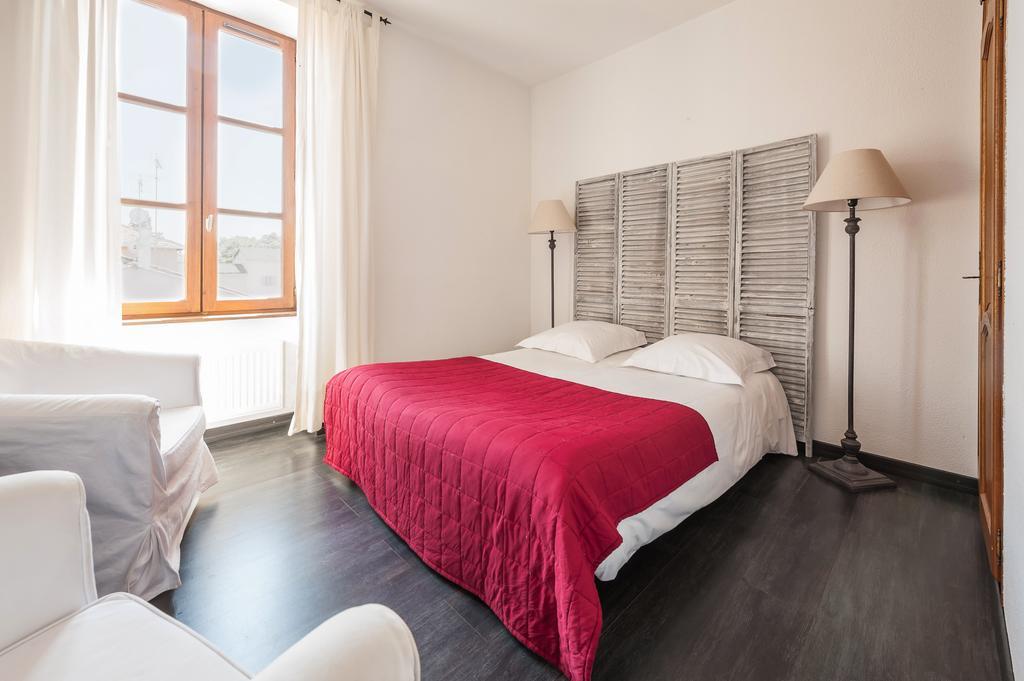 Le Relais Des Dix Crus - Logis Hotel B&B Corcelles-en-Beaujolais Esterno foto