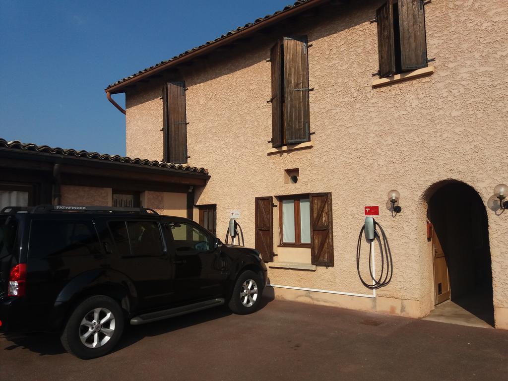 Le Relais Des Dix Crus - Logis Hotel B&B Corcelles-en-Beaujolais Esterno foto